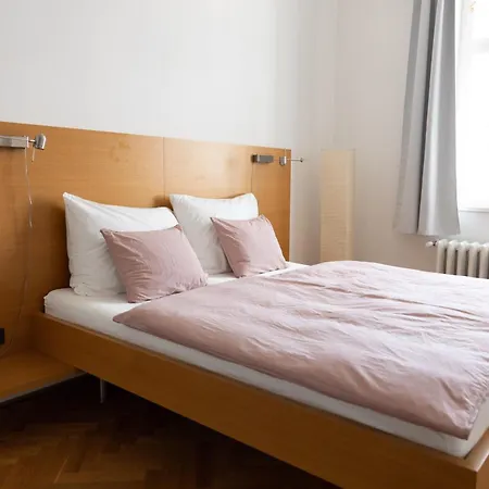 Bright Stylish Apartment *