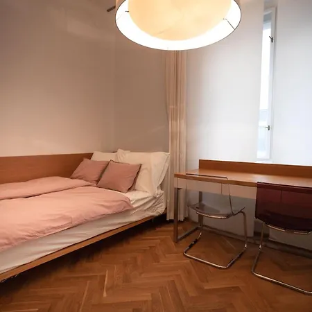 Bright Stylish Apartment Prague