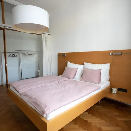 Apartment Bright Stylish Prague