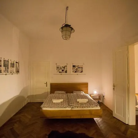 Bright Stylish * Praag