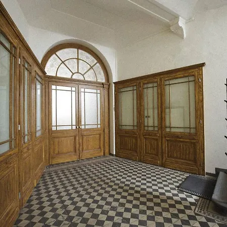 Bright Stylish * Praag