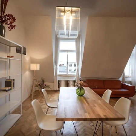 Bright Stylish * Praag