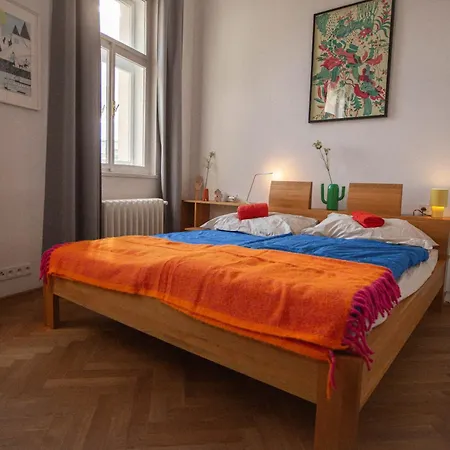 Bright Stylish Prag