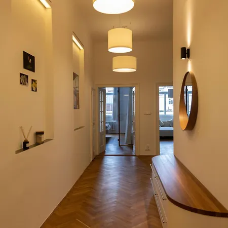 Bright Stylish * Praha